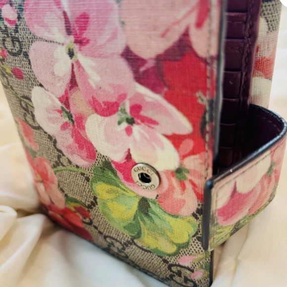 GUCCI GG Blooms Wallet Floral Beige Pink Leather Snap Bifold Purse Snap AUTH EXC - Picture 2 of 11